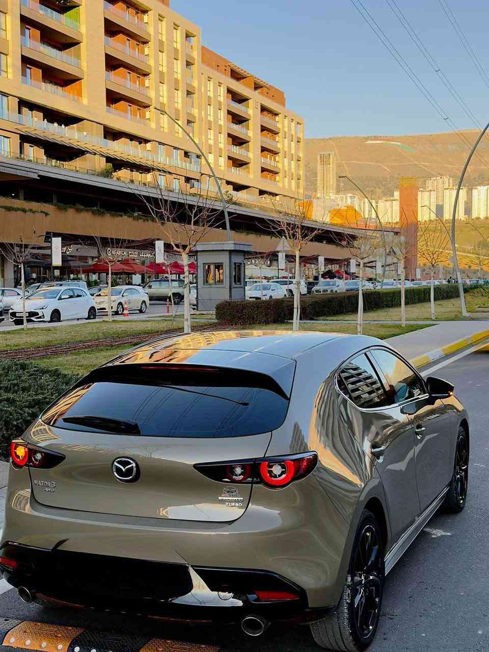 Mazda 3 prefferd  sport 2.5 torbo awd model 
2024
‎مەکینە ٢.٥ تۆربۆ 
‎ ڕەنگی عەسکەری٢٤٠٠٠ کیلۆمەتر دوپارچە بۆیاخە
(JM1BPBYY9R1701086)  
‎مواسەفات فولل
‎سلاید  
‎کوشن هیتەر
‎کوشن خەزن 
‎ڕادار ئۆتۆ ستۆپ 
‎ڕاداری خەتی جادە 
‎ڕاداری ناو چەی کوێر 
‎فلچەی جام قەترە 
‎چوار جام فول ئۆتۆ
‎ئۆتۆ هۆڵد 
‎حاسە
‎برێک بەسمە
‎بەسمە 
‎دەرگا بەسمە 
‎لایت فول لید 
‎فڵچە ئۆتۆ لەگەڵ باران خێراو خاو ئەبێتەوە
‎کوشن جڵدی کرێمی
‎کامێرا
‎تەبرید دوو بەش
‎کار پلەی 
‎ئەندرۆید پلەی
داژبڵ و کوشن ئەلکەنتارا 
‎زۆر مواسەفاتی تر
ڕەقەم سلێمانی ماڵی دۆستە 146گەڵاو مەجالێکی برایەنە
***********
*********** السليمانية, العراق
