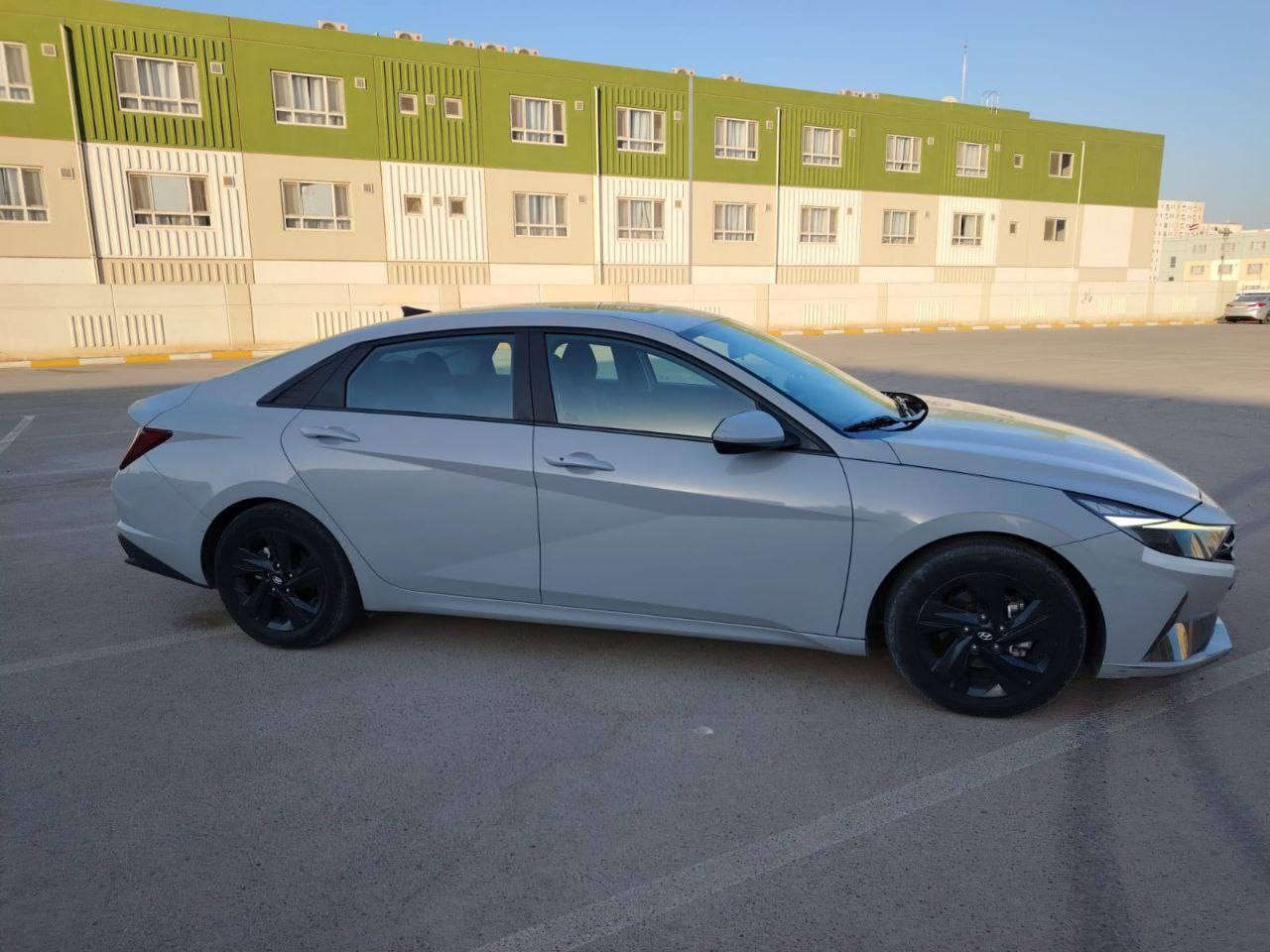 السلام عليكم .... النترا 2023 فول واحد على واحد بصمه سلايت بيها بنيد تبديل وقطعه بارد فقط سونار موجود  
بسعر 160 وبيها مجال للشراي 
لل اتصال ***********
