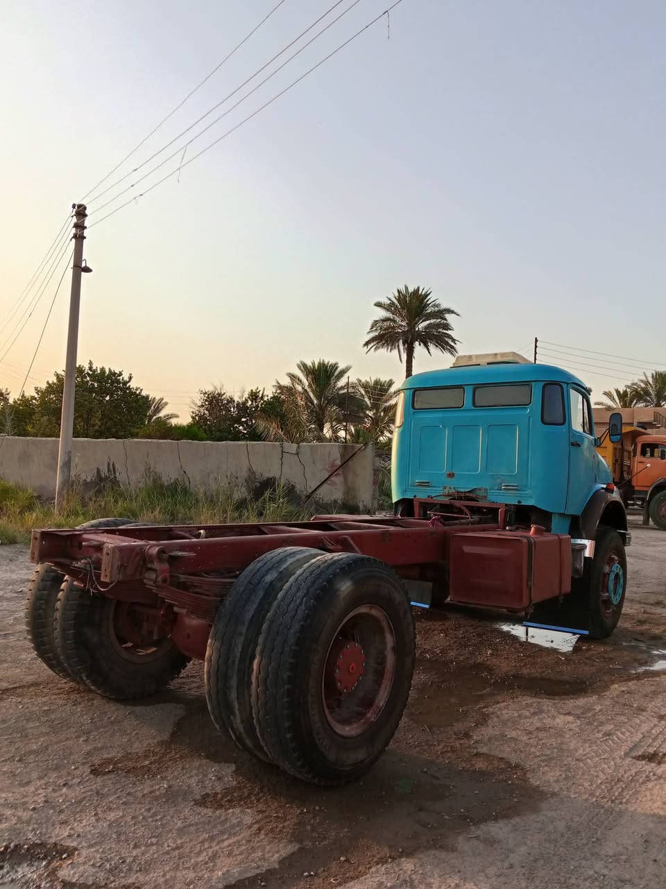 للبيع قجمه مديل 83مايلر بلاديه محرك وكير ابو شخاطه واكسن مكفوله كفاله عامه ***********-***********
