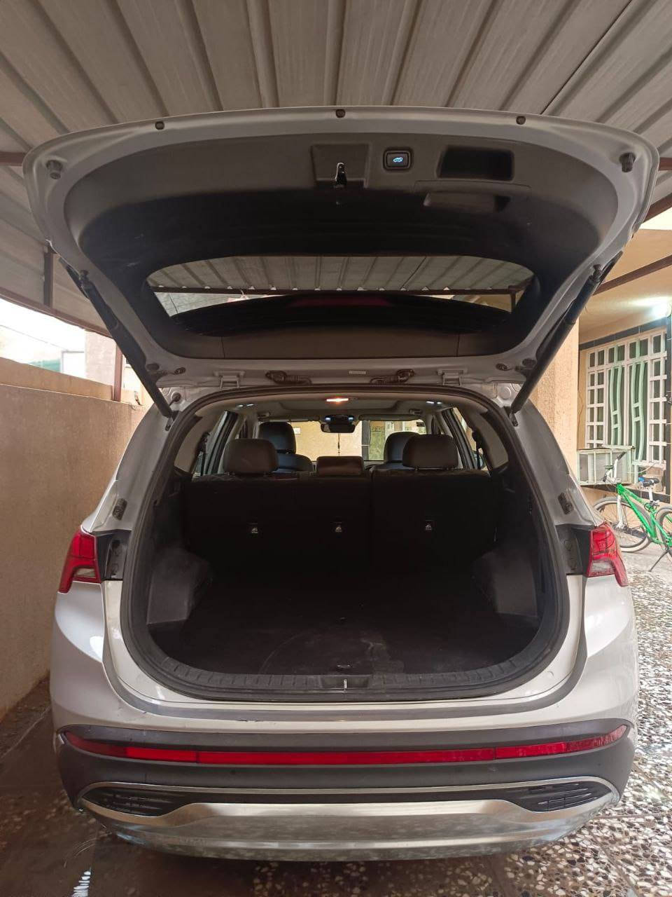 سنتافيا موديل 2023 وارد أمريكي فول مواصفات بانزين هايبرد بلگن حادثها طخة  صغير في الجاملغ السائق وتم تبديله  كامرات تحيط في جميع السيارة  وبالسيارة محرك 1600 تيربو  السياره ماشيه 52 كيلو متر رقمها بغداد انگليزي بأسمي{ غير موجود على إلفيس والماسنجر} الاتصال على هذا رقم بية وتساب *********** العنوان بغداد حي الجهاد منطقة الحمدانية السعر 245 وبيه مجال
