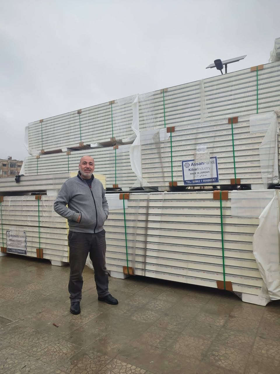 بعد النجاح المستمر وثقة زبائنّا فينا…
وصلت دفعة جديدة من الساندوش بانل
  بالمواصفات العالمية.
 ☑️ عزل قوي جدااااا 
☑️ جودة عالية بأعلى المواصفات 
☑️ بضاعة جاهزة فوراً لمشاريع غرف التبريد والتجميد 
  مع شركة Panel Group … الجودة بتحكي عن حالها.
 للحجز والاستفسار تواصل معنا قبل ما تخلص الكمية.
 العنوان الجمهورية العربية السورية 
 محافظة حمص جانب ترندمول 
 أ: حسام ألماز 
📳 +963931834605
  خدمة التوصيل والتركيب لجميع المحافظات السورية 
  نحن معكم أينما كنتم نقدم لكم رؤية جديدة بعالم التبريد 
#غرف_تبريدوتجميد 
#ساندوش_بانل 
#أبواب_تبريد 
#وحدات_تبريد 
14/3/2026 وصل حديثا


**إذا كنت صاحب هذا الإعلان وتريد حذفه لأي سبب، رجاءا أرسل رسالة إلى الدعم الفني**