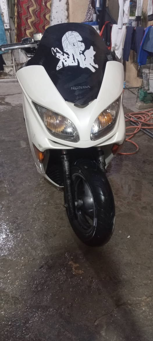 سلام عليكم  دراجه فورزه صفر 9 دراجه خير من الله  ونضفته زين البيع المكان بغداد زعفرانية ***********
