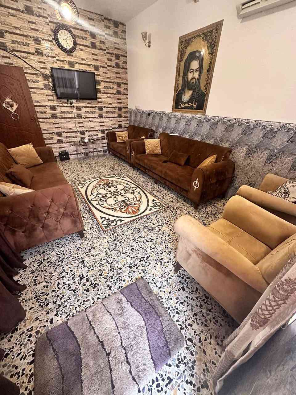 سلام عليكم بيت ١٠٠ متر زراعي سند 25   مكان الامين ثانيه سده كاع بيت غالم شاره 10 بيت جدا نضيف ومرتب  
رقم تلفون ***********  بي واتساب ودخل خاص بيك خير ودلل  (3 غرف نوم كبار مطبخ حار بارد  البيت كامل مابي اي نقص شتايكر كامل
