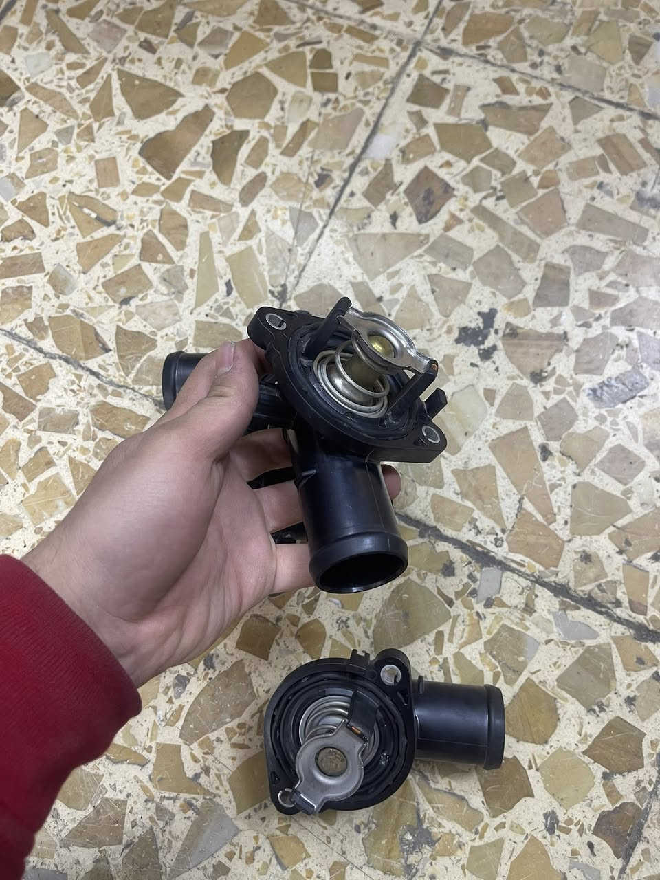 محل البركه
العنوان ( اربيل الصناعه الشماليه فرّع الإطفائيّة )
عندي توصيل لكل المحافظات 
سلام عليكم اخوتي الغالين عيوني باقي عندي اخر اربع ولفات حماوه اصليه شركه وكاله موبر مو تجاري ولا كوبي و بشرط اصلي شركه وكاله 
يركب ( كرفان - باسفيكه - C200 - جورني ) ( للمحرك 6 سلندر )
مسوي عليه عرض لخد ما تخلص الكميه 
الارقام الخاص بالبيج 
( *********** - *********** - ***********)
