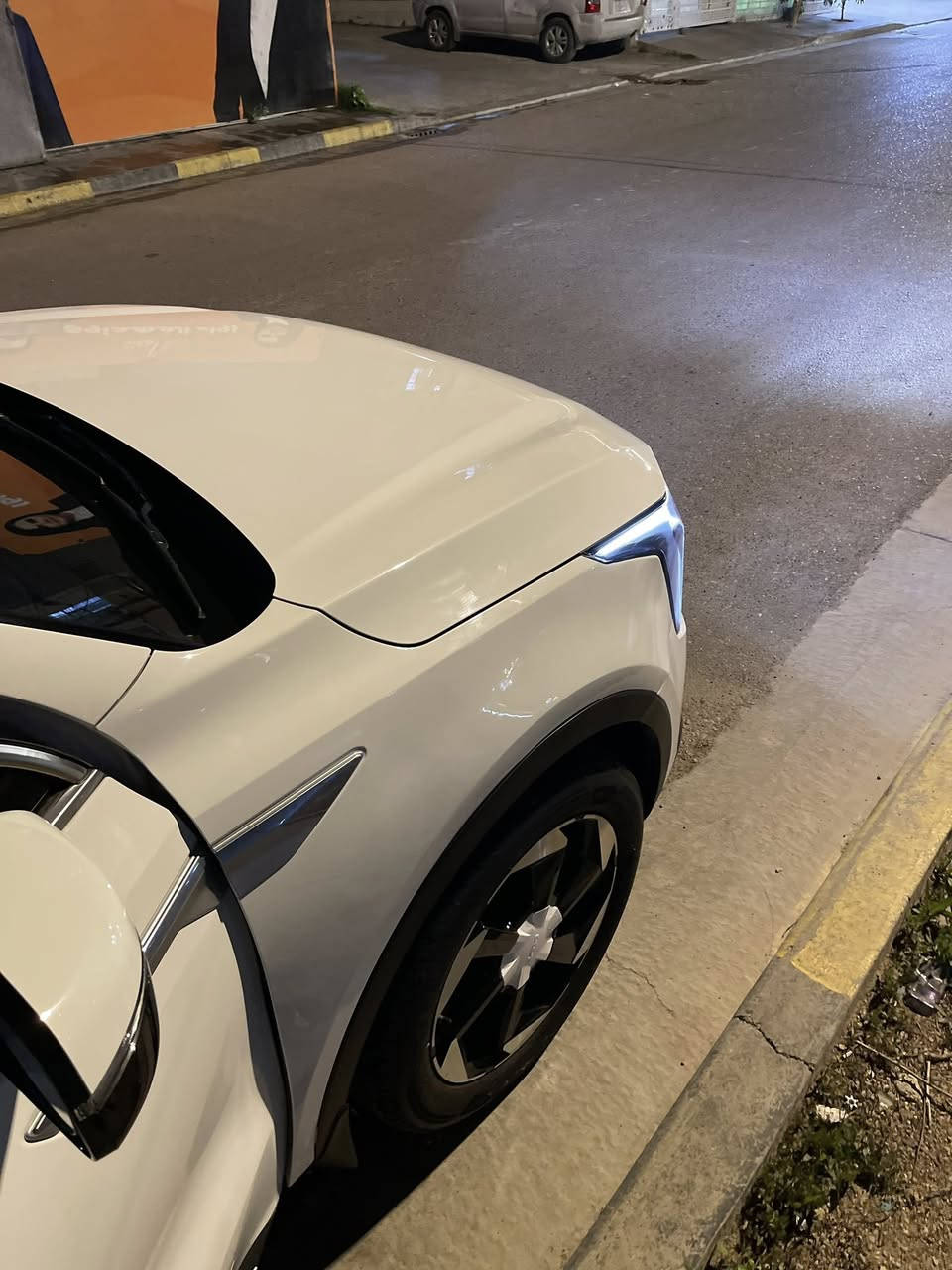 السلام عليكم سورنتو 2024نص فول سياره جديده بعده فابلون شركه 4سندر ممشه سياره 50الف حقيقي رقم بغداد مكان السياره بغداد الغزاليه السعر 265وبي مجال ***********
