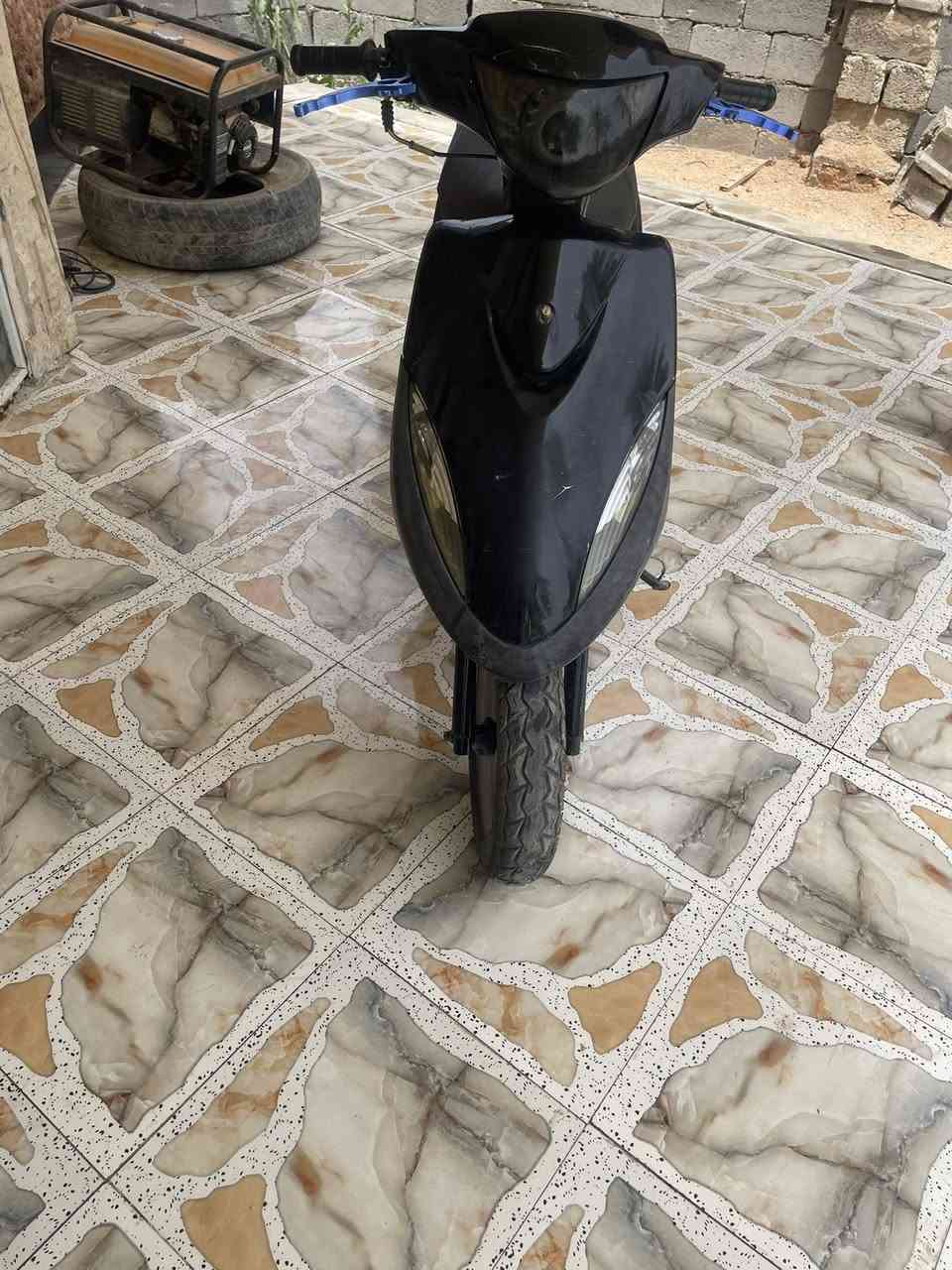 السلام عليكم ،،،  ماكس عدله،،مكينه خير من الله شرط تشك الگاع ،،معدل ،،كلج خلفي رياضي ،،صالنصه رياضي ،،شغاله هندر ،،سلف ،،الدراجه نظيفه وحلوه ،،،السعر 575 وبي مجال بسيط للشراي ،،مكاني الحسينية كربلاء ،،سيطرة الوند ،،وهذا رقمي ***********

