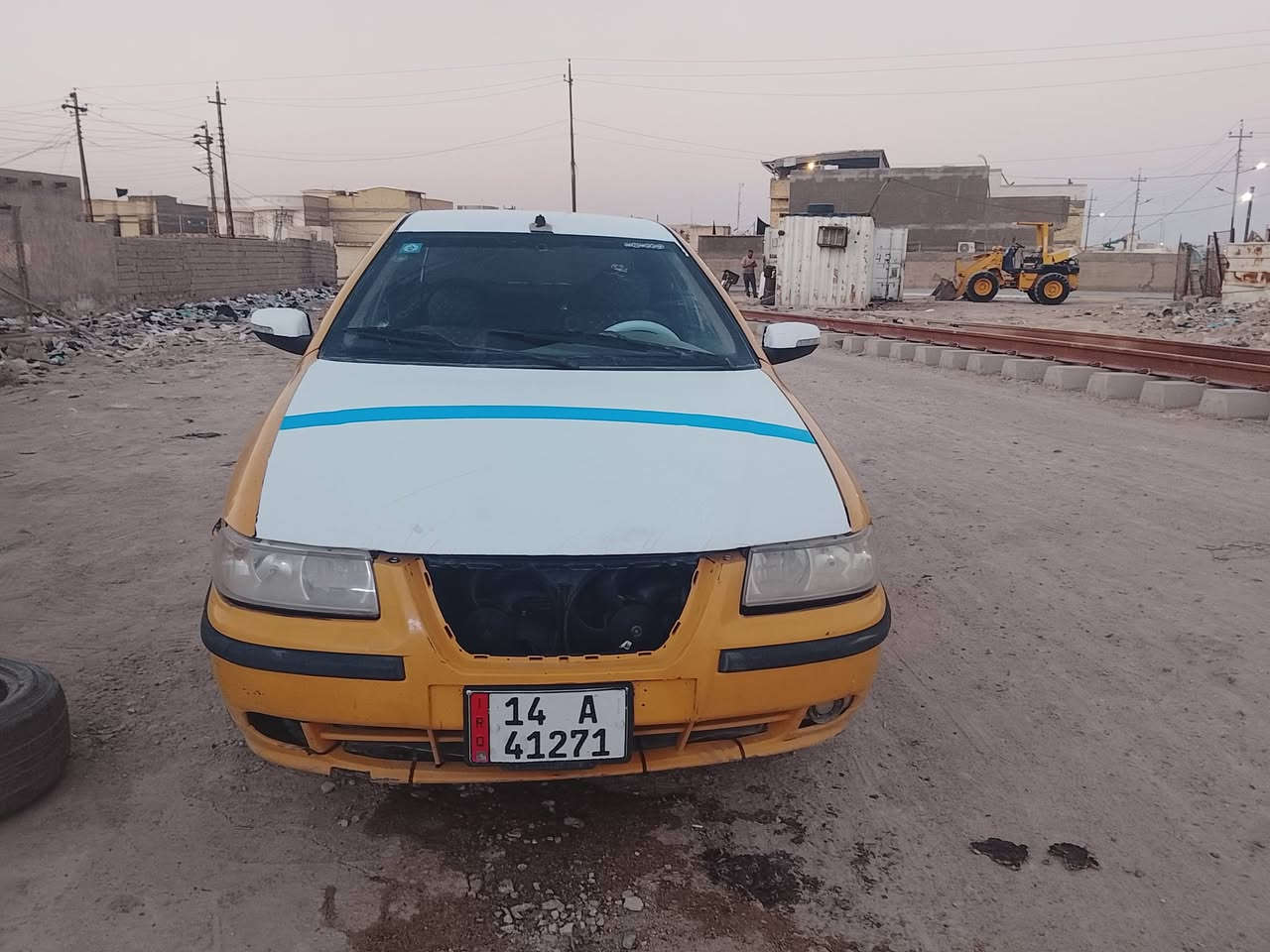 السعر 20 قفل
سياره جاهزه للبيع بيها كازكيت خابطه رقم جديد مصفره عليها ١٠٠ الف بس باتري جديد تبريد شغال كير نعمه من الله بلكات جدد سياره حلوه راعيها موجود *********** مكاني بصره 
موديل 2011 لايتات ثلاث الوان ورماشات كهربائيات كلها شغاله
