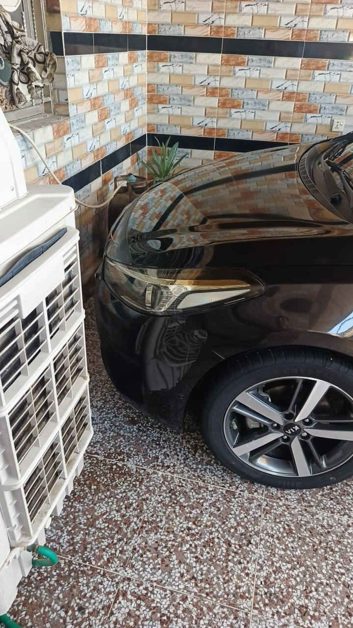 السلام عليكم  كيا سيراتو خليجي فول مواصفات ViB واحد على واحد فقط الجاملغ الامامي الايمن مصبوغ اثر طخة عنواني بغداد الشعب ماشية ١٦٤
***********
