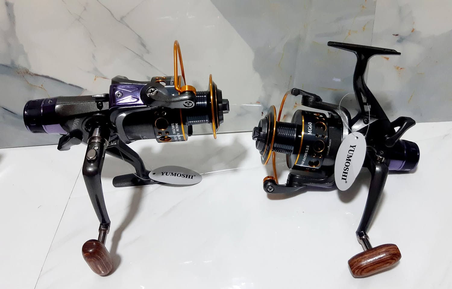 👑 الغـنـيـة عــن التـعـريـف 👑
🔰 يوموشي  ®YUMOSHI 

🔰 موديل MG60 تعادل حجم 8000 تقريباً 

◾مكينة مصنوعة من الألمنيوم، سلسة متوازنة متانة عالية فائقة النعومة مقاومة للماء، ومناسبة لصيد الأسماك بتقنية الغزل. 

◾تحتوي على گلج مزدوج امامي وخلفي مقاوم للصدأ وتحتوي أيضاً على عتلة الصدمة او عتلة الفخ. 

◾تتميز بكوب سلكي معدني بالكامل ومقعد عجلة قوي. 

◾ذراع التحكم قابل للطي مما يسهل على تخزينها، مصنوع من المعدن بالكامل CNC مع مقبض خشبي يوفر قبضة مريحة، ويمكن تغييره إلى اليمين واليسار. 

◾الوزن 468 غرام مناسبة للصيد في الانهار والبحار. 

❇️ التروس 5.2:1
✳ ️تحتوي على 1+10 بولبيرنك 
❇️كمية استيعاب الخيط : 
م28/300
م35/220
م40/200 

🔅 سارع بالحجز ولاتفوتها من ايدك

🔆 السعر 35.000
، 
، 
للحجز والأستفسار مراسلة الصفحة 📩
أو الواتساب على الرقم *********** ☎️
يوجد خدمة توصيل 🛵
