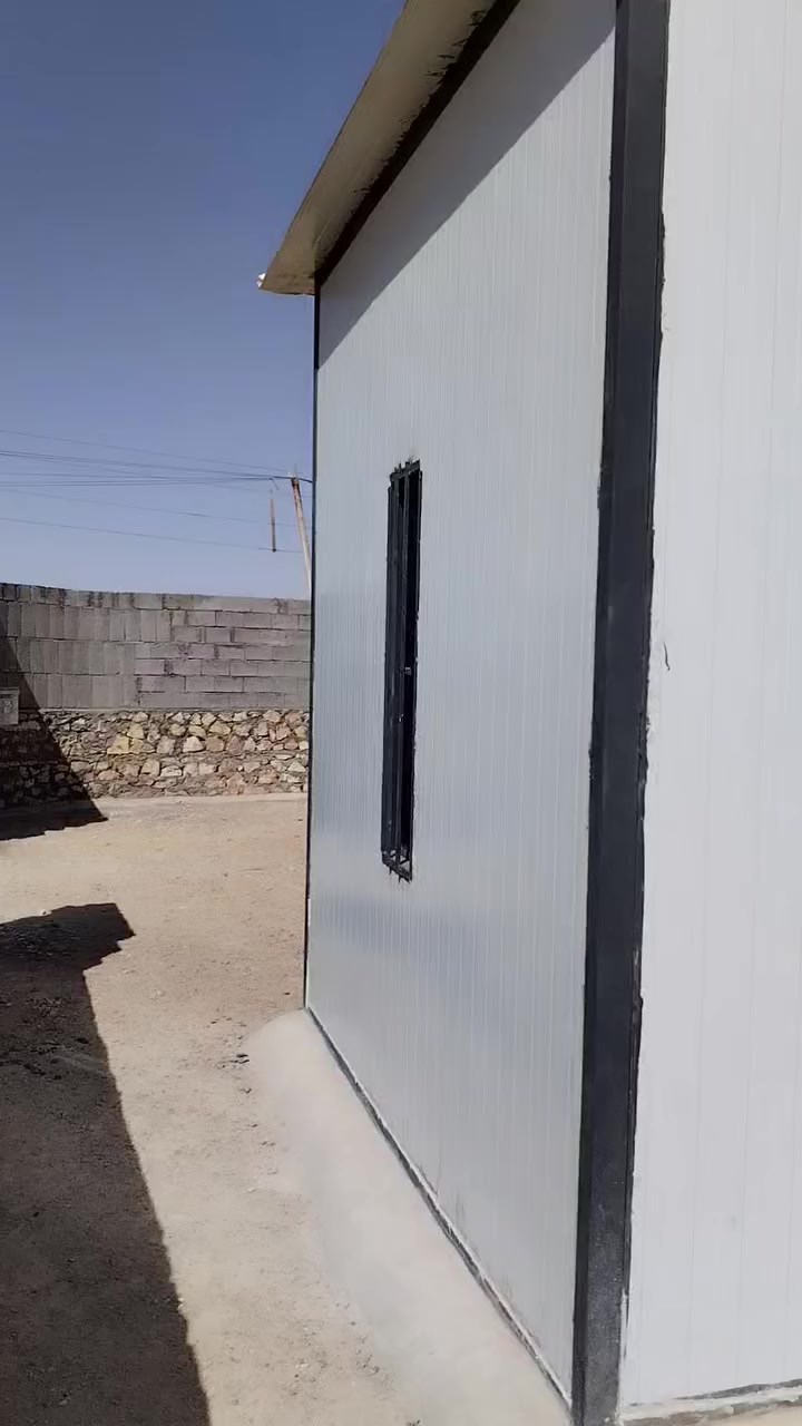 سلام عليكم كرفان اللبيع حديد كلش ثقيل كذالك سندويج جديد مو مستخدم وصارله شهرين من نصبته كلش نضيف رتفاع 3 عرض 3 طول 3 سعر 950 وبي مجال بسيط وبل قساط مليون 50 الف مكانيه ناحيه الوفاء رقم هاتف ***********
