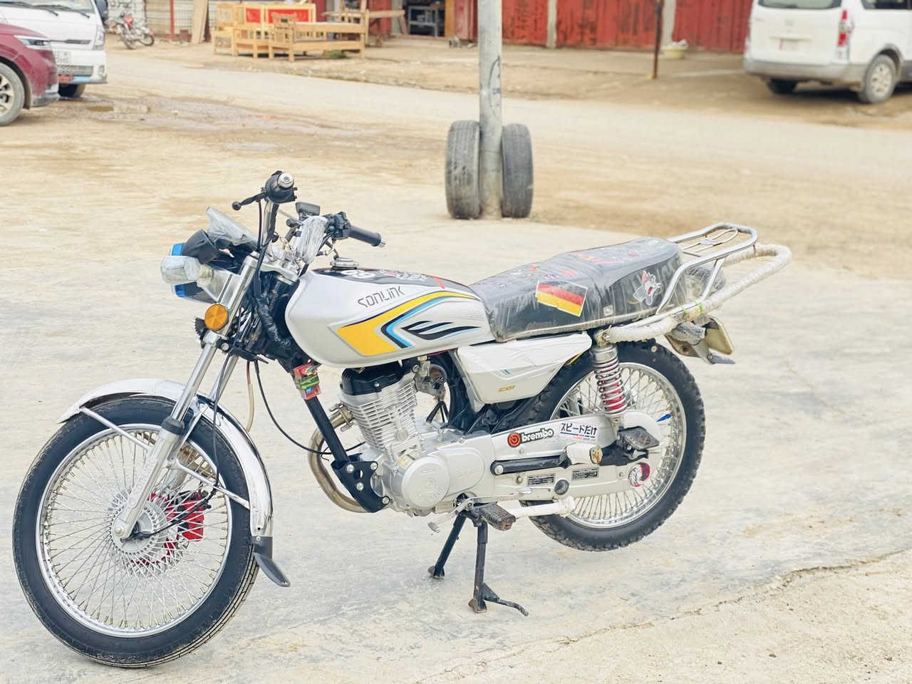 السلام عليكم تايكر مديل ٢٥ +٥ كير مكفول كفاله عامه ب ٧٢٥ وبي مجال ابو ل ٦٥٠ لا   تعلق ***********
