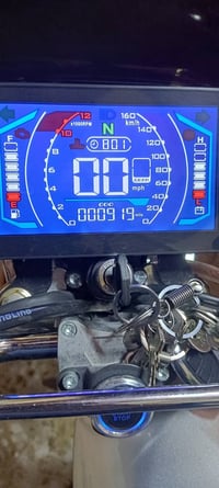 سيفان موديل 26 للبيع  المحرك 200 حالتها كدامك بالصورة  كلشي شغال بيها ...