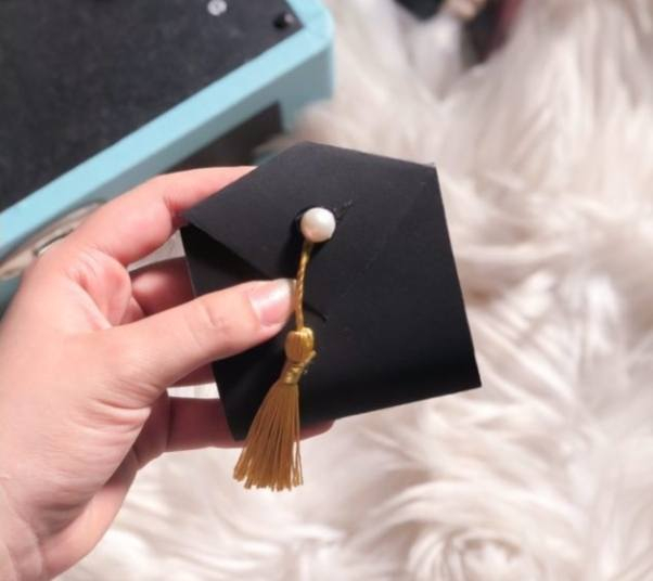 توزيعات تخرج بأي تصميم تحبون حسب طلبكم 🎓

🔥🔥كارت مع قطعة شوكلاه القطعة بألف دينار بسسس 🔥🔥

تصاميم حسب طلبكم 😍
ورق سميك 😌
حجم كبير 👌

📍موقعنا // الموصل - الجانب الايمن - منطقة الميدان - شارع نينوى - قيصرية الكاتب

متوفر توصيل لجميع محافظات العراق 🚗

توصيل داخل الموصل ٣
بغداد ٥
بقية المحافظات ٦


**إذا كنت صاحب هذا الإعلان وتريد حذفه لأي سبب، رجاءا أرسل رسالة إلى الدعم الفني**