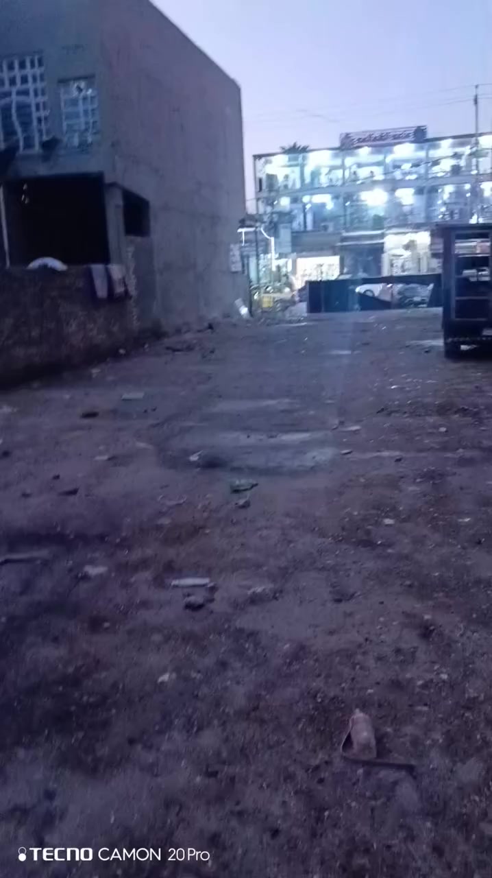 فرصة استثمارية ذهبية متاحة 🤑🤑
قطع ارض- تجارية -استثمارية -سكنية 🏢🏗️🏬

مساحة-420 متر ...واجهة 10/نزال 42 متر 🌀

 صنف العقار: طابو ملك صرف تحويل مباشر ✍️🤝

العقار يصلح لعدة مشاريع ناجحة مثل:-
1- فرع لسلسلة مطاعم 🍟🍕
2- فرع لسلسلة مدارس اهلية 🎒🏫
3-عمارة تجارية تحتوي على محلات وشقق سكنية🏦
4- عمارة تجارية تحتوي على :-مجمعات طبية🏥-صالة رياضية🏃‍♂️-مطعم🍟-صالة اعراس 👰💒-صالونات ومراكز عناية وتجميل🙆
5-روضة اهلية🚸
6-مركز صيانة وخدمات سيارات 🚖🚗
7-شركة توصيل🚚🚚
8-سوبر ماركت🛍️

ويصلح للاستثمار . شلون/
يعني تنطيهة لـ مستثمر يبنيهة الك ويفتح بيهة مشروع ويكمل وينطيك وارد شهري وبعد فترة من الزمن يصير العقار كلة الك حسب الاتفاق على مدة العقد 📋

والعقار تنجح بي هواي افكار غير الي ذكرتهن لان يقع ضمن شارع عام رئيسي تجاري وحيوي على مدار الساعة⏱️

للعلم العقار يبعد عن الكرادة 10 دقايق او ربع ساعة
ويبعد عن القناة 5 دقايق 
ويبعد عن جسر ديالى 5 دقايق 

مكان العقار ...
الزعفرانية -شارع المعهد-مجاور مجمع الشام الطبي 
للاستفسار الاتصال على...
 *********** 
ابو فقار
