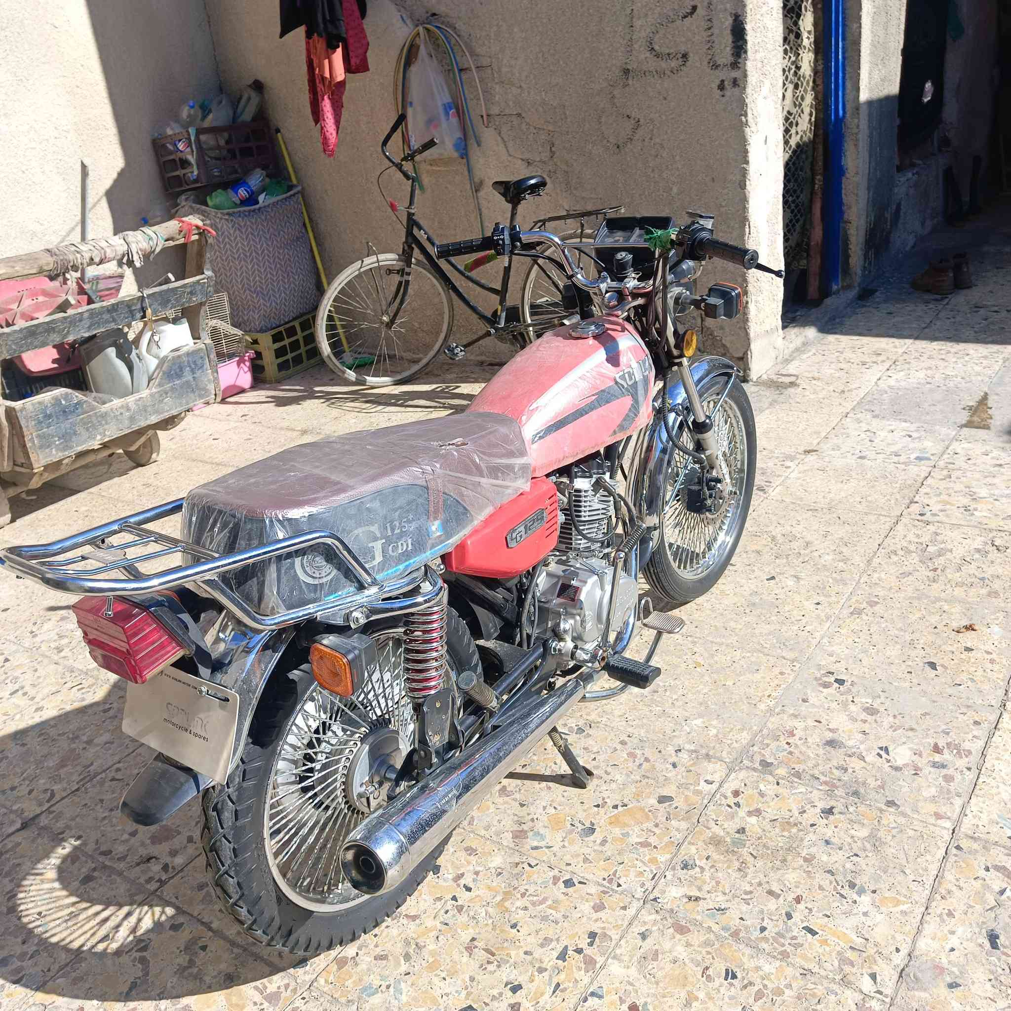 السلام عليكم دراجه ايرانيه امتياز موديل 23 دراجه جديده نظيفه العنوان بغداد حيور منطقه سبع قصور السعر 800 وبيها مجال شيء قليل هذا الرقم***********
