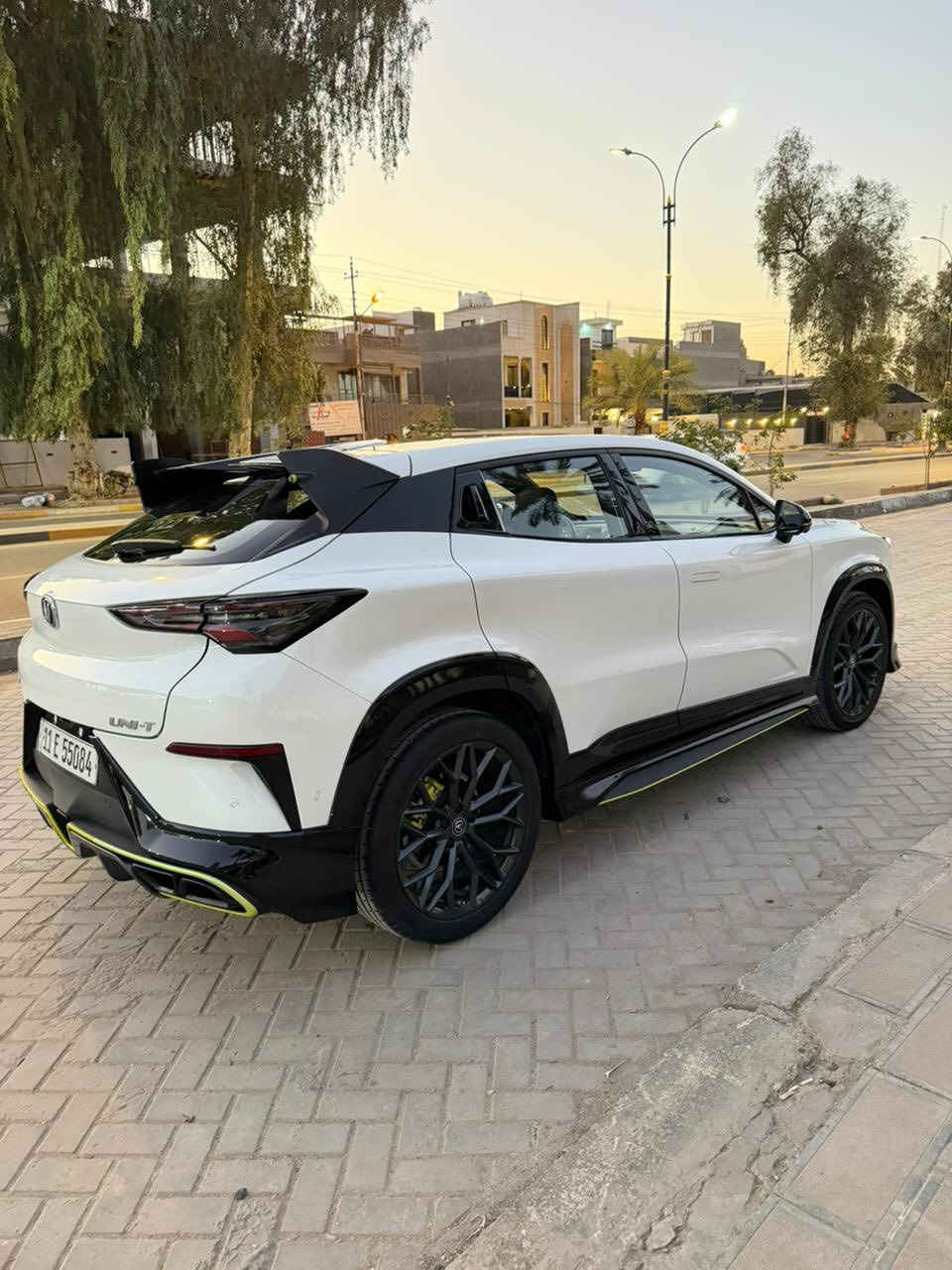 ماشية 21الف مديل 2024
بمحرك 1.5 L تيربو 
السياره فووول مواصفات فئة بدي كت 
بصمة 
جلد 
ركن ذاتي 
قيادة ذاتيه 
بانوراما 
شاشة عرض وشاشة اعطال 
قطعتين تبريد 
تحكمات ستيرن كامل 
كشنات كهرباء بنظام خزن ميموري 
كاميرات 360 درجه 
شاحن لاسلكي 
ثلاجة 
جنطة كهرباء 
محاكي تنفيذ الاوامر الصوتية 
وهواي مواصفات بعد بيها 
السيارة بيهة بارد بلقبق جنطة كد اربع اصابع 
باقي كفالة عامة سعر السيارة 170مكان السيارة المنصور او حي العدل الستفسار اكثر ***********
