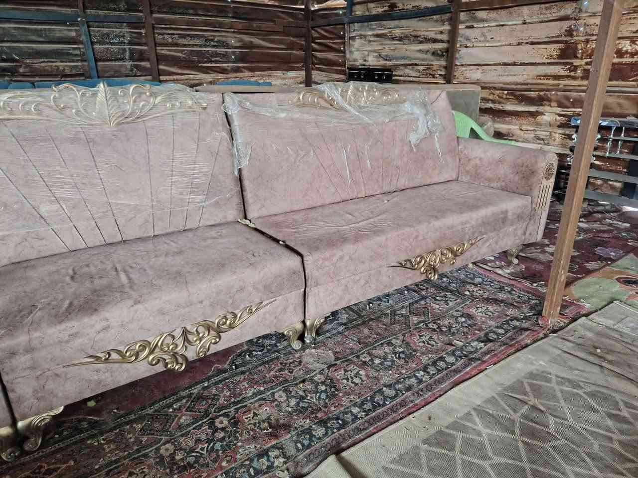 ديوان  10 مقاعد نظيف السعر 210 رقمي ***********
