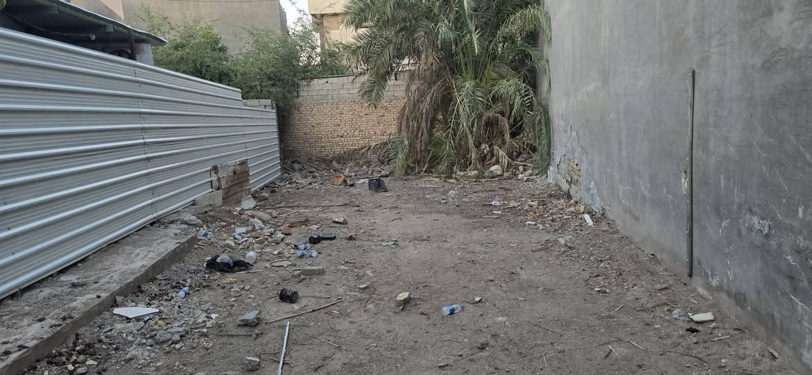 على بركة الله 
قطعه أرض طابو صرف١٧٠ متر 
الواجهة ٣،٧٠ وبعدين تعرض القطعه يعني من الخلف اصير ٩.٨٠ 
نزال ٢٦ متر
الموقع مميز حي الانتصار  
السعر ٥٧  وبيها مجال للشراي 
 للاستفسار الاتصال على الرقم أو مراسلة الصفحه او زيارة المكتب الواقع في شارع السيد محمد مقابيل مستشفى العراق الاهلي ***********
