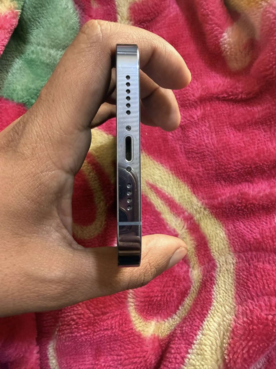 آيفون 13 برو ماكس ذاكره 512 بطارية بطارية 87الجهاز مكفول السعر 750 وبي مجال ***********
