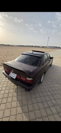 بي ام 525 • ١٩٩٠ • ظربة جنب السايق