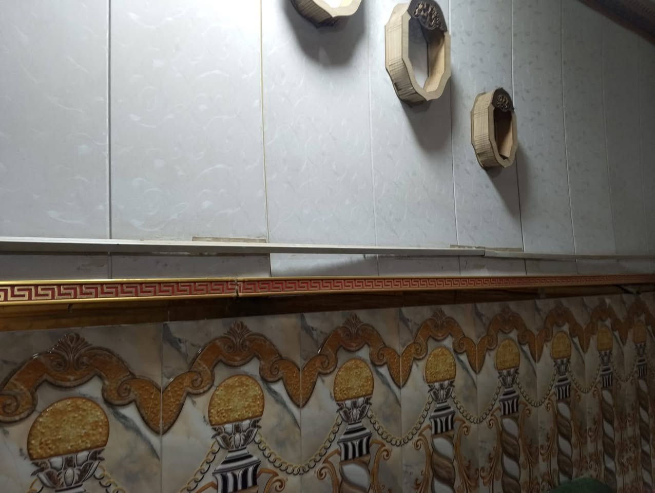 سلام عليكم بيت للبيع قطاع الرابع المساحه (70) متر خلفيه
يحتوي على استقبال وغرفه ومطبخ وحمام وطابق ثاني 
غرفه (سندويج) السعر 70 استفسار اتصال على رقم 
***********/***********
