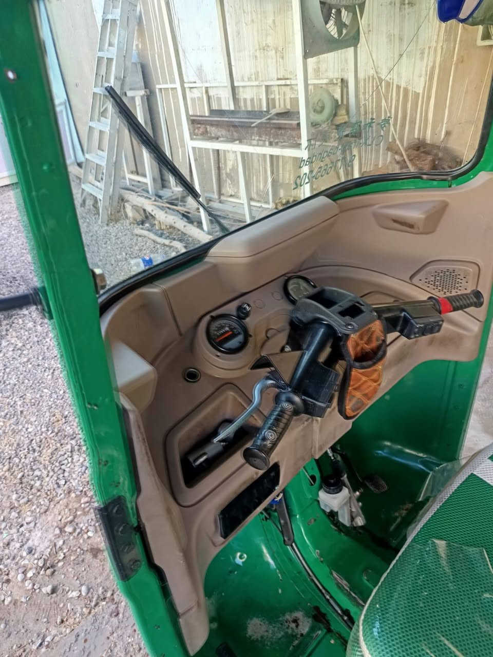 سلام عليكم تكتك 2021 للبيع تكتك بيه ضربه صفحه اليسره مرجعه حار والباقي بلادي مكينه خرس مكاني زعفرانيه تكتك رقم وسنويه سعر 5500وبيه مجال 
رقم ***********
