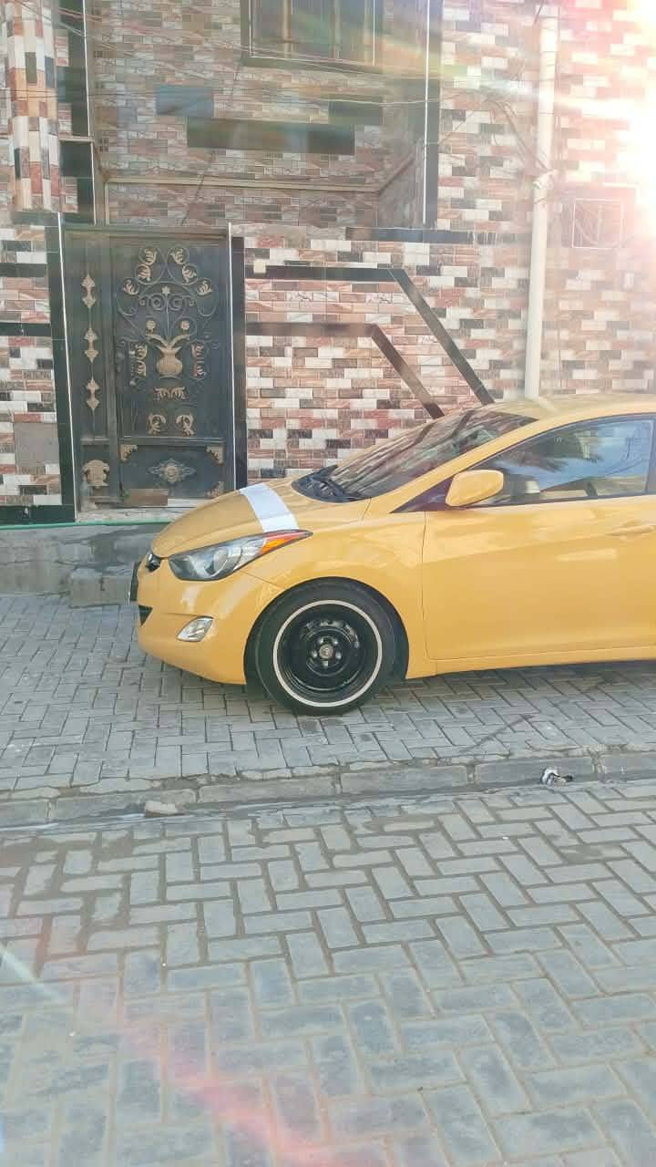 السلام عليكم سياره انترا موديل2012بيها قطعه تبديل جملغ امامي والباقي كفاله عامه مكينه 2000 الرقم بابل بسمي مكان سياره سماوه السعر 110وبيه مجال او مراوس  ترهم الرقم لهاتف ***********
