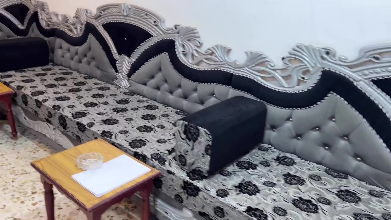 � ديوان ملكي للبيع 🪵

للبيع ديوان ملكي رصاصي من نجارة الحي – بيت بهلي، جديد جداً وبحالة ممتازة.

📏 الطول: 16 متر
✅ صناعة متقنة وجودة عالية.
✅ خشب عراقي قوي النظافة فول.
✅ مناسب للمضايف والدواوين والمجالس.

للاستفسار ومعرفة السعر يرجى التواصل على الخاص أو الاتصال بالرقم: ***********
