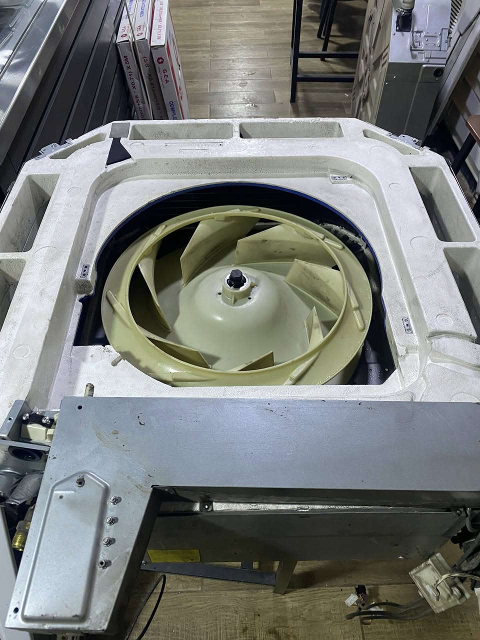 لحمد الي رزقني بنعمته
تم فتح سبالت نوع توسوت كاسيت مع تنظيف 
في مجمع بوابه العراق

مستعدون تصليح وتنصيب انواع السبالت والمكيفات 

انت بس اتصل وحنه نجيك الباب بيتك 
***********
