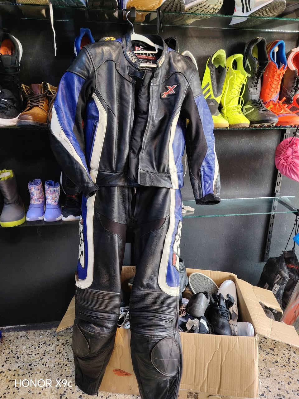 بدله سيفتي قياس ٤٠


**إذا كنت صاحب هذا الإعلان وتريد حذفه لأي سبب، رجاءا أرسل رسالة إلى الدعم الفني**