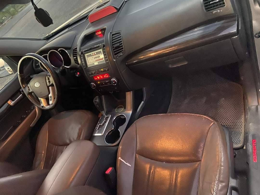 السلام عليكم
سورنتو 2013 مرقمه سنويه وأرقام أصلي أدوات أدوات كصه جنطه 
لمتد 1على 1 فول مواصفات بصمه
أتعب أذا أعدد مواصفاته 
60 وبيه مجال قليل
تواصل ***********
