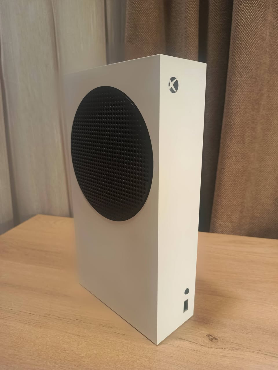 للبيع Xbox Series S إصدار باندا
- الجهاز نظيف جدا، استخدام شخصي

- لم يُفتح أبدا ولم يصلح، وحالته ممتازة.

- يعمل بكفاءة 100% ولا توجد أي مشاكل

- مع الكارتونة الأصلية وجميع الملحقات الأصلية (اليد، سلك الكهرباء، سلك HDMI).

- تم الحفاظ عليه بشكل ممتاز إصداره 22

السعر: 400 الف دينار 
مكاني بغداد_حي الاعلام
ماعندي توصيل 
للتواصل على الخاص


**إذا كنت صاحب هذا الإعلان وتريد حذفه لأي سبب، رجاءا أرسل رسالة إلى الدعم الفني**