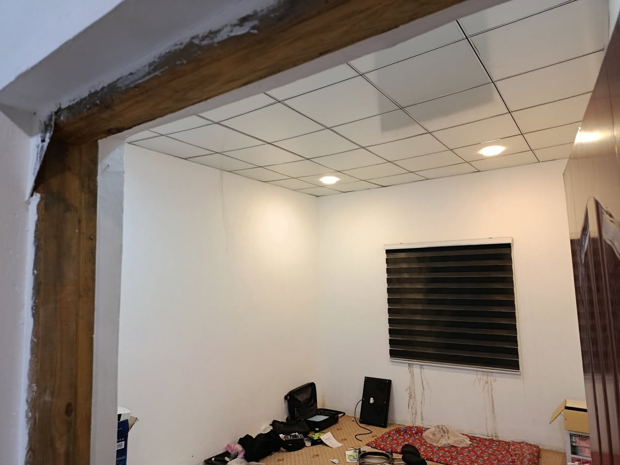 بيت للبيع زراعي 
العنوان جزيرة الرابعه باب الهوى خلف المدارس 
مساحة البيت 100 مربع ركن على شارعين تبليط خدمات كاملة 
سقف سندويج
ماء كهرباء ومولد 
السعر مناسب جداً 26 ونص مجال بسيط 
الوكالة 250 الف اذا تحب من صاحب الارض 
للاستفسار اتصل ***********....
