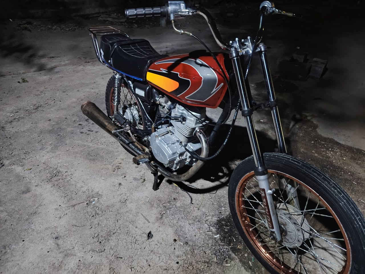 نامه للبيع كلك وياله فافون  كامله ما عوزها شي قراض نصهن جدد مكاني زبير السعر 450 وبيها مجال*********** بس واتساب
