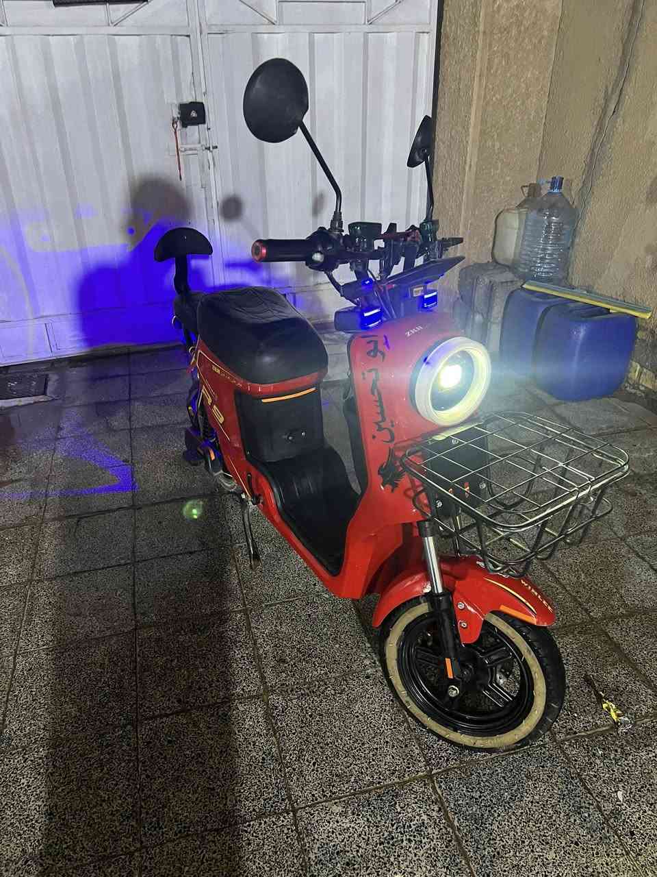 السلام عليكم دراجة R9 للبيع الدراجة خير من الله مواصفات خيالية للاستفسار *********** السعر ٣٧٥ الف قفل قفل الدراجة تسوة سرعته ٦٠ حقيقي اربع نمر
