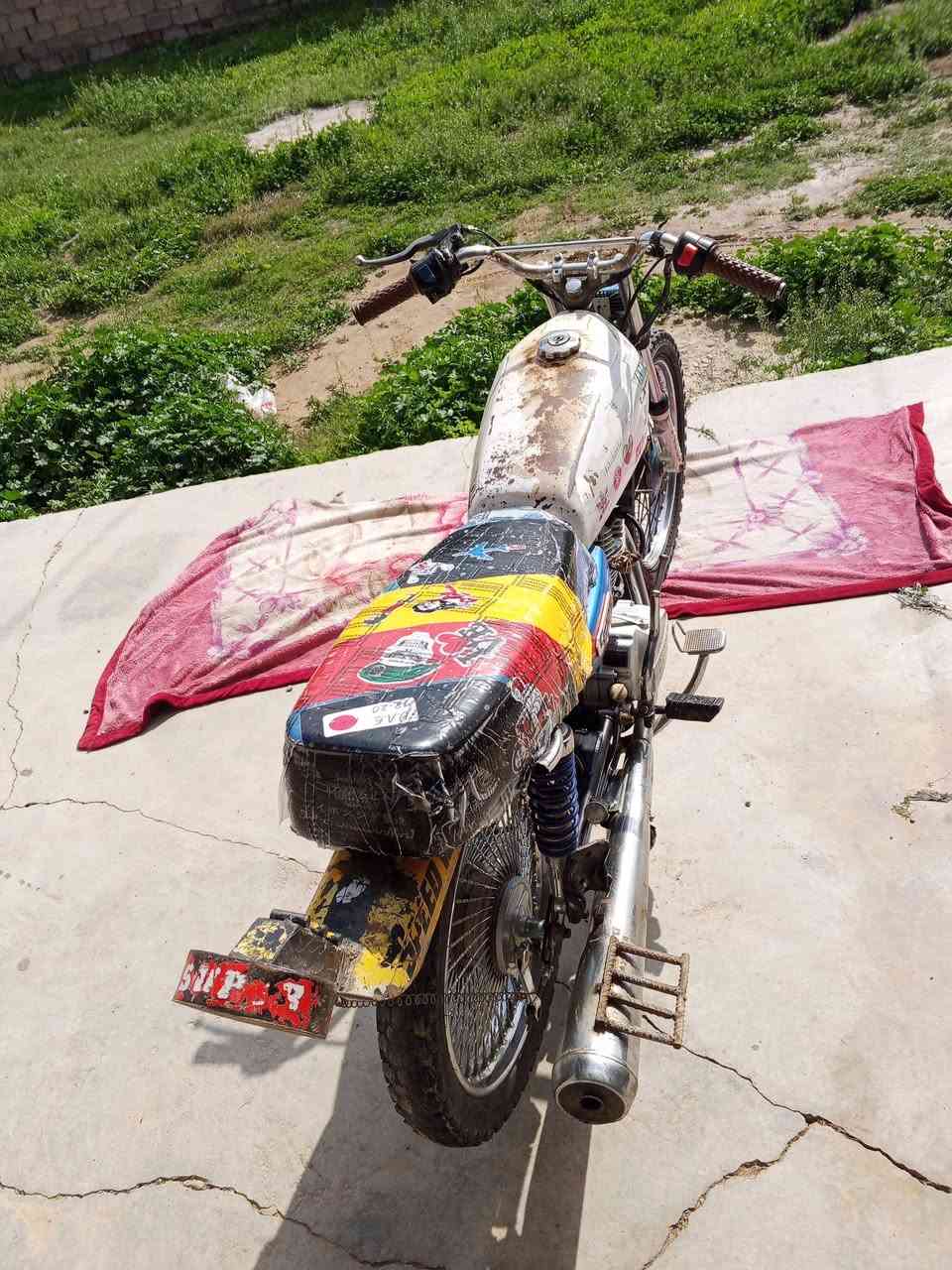 السلام عليكم موطور حربي موديل 24 محرك قطاس 4كير السعر 550 غير متواجد خاص اتصل ***********
