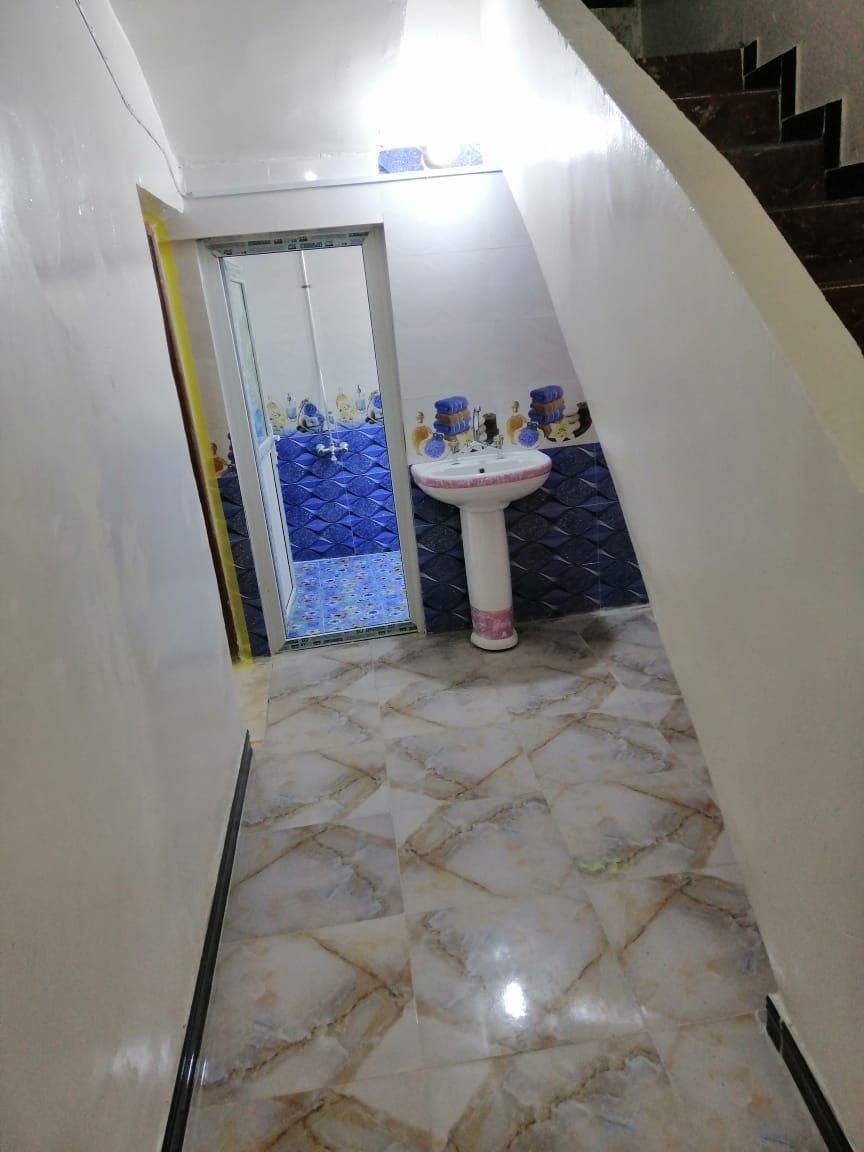 السلام عليكم بيت للايجار ١٥٠ متر الموقع سومر حي المعلمين يحتوي استقبال وهول وغرفتين كبيره وصغيره ومطبخ  سعر الايجار 500 ***********☎️ ***********☎️ 
