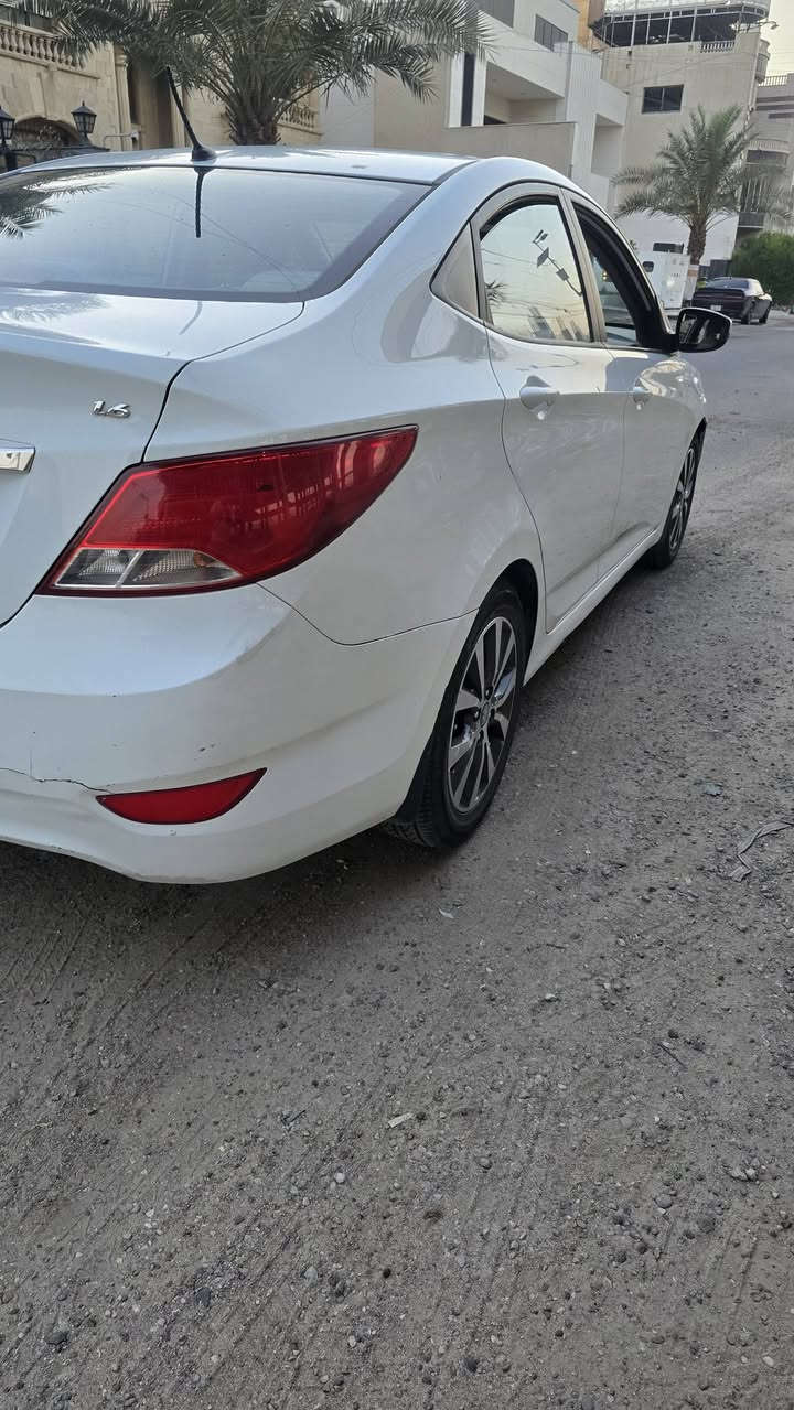 سلام عليكم 
اكسنت موديل ٢٠١٦ لون ابيض خليجي
رقم بغداد  مشروع وطني
شاشة وفتحت سقف
السيارة مابيه صبغ ابدا ولاضربة فقط تكحيلات بالدعامية
ماشية ٩٠ الف حقيقي
تخم تاير جديد 
تبريد جيد جدا 
المحرك والكير والصدر بحالة ممتازة 
معروضة ب ١١٨ ورقة وبيها مجال بسيط
 للاستفسار : ***********
