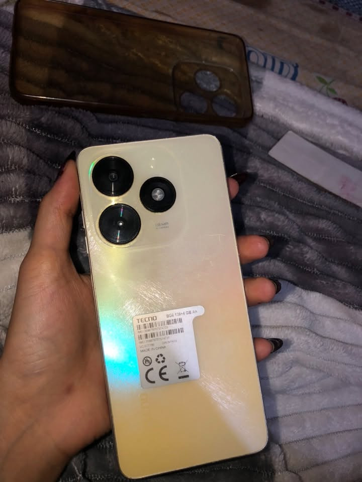 تليفون للبيع TECNO SPARK Go 2024
ذاكره 128مابي اي شي سعر 100 وبي مجال 
***********
