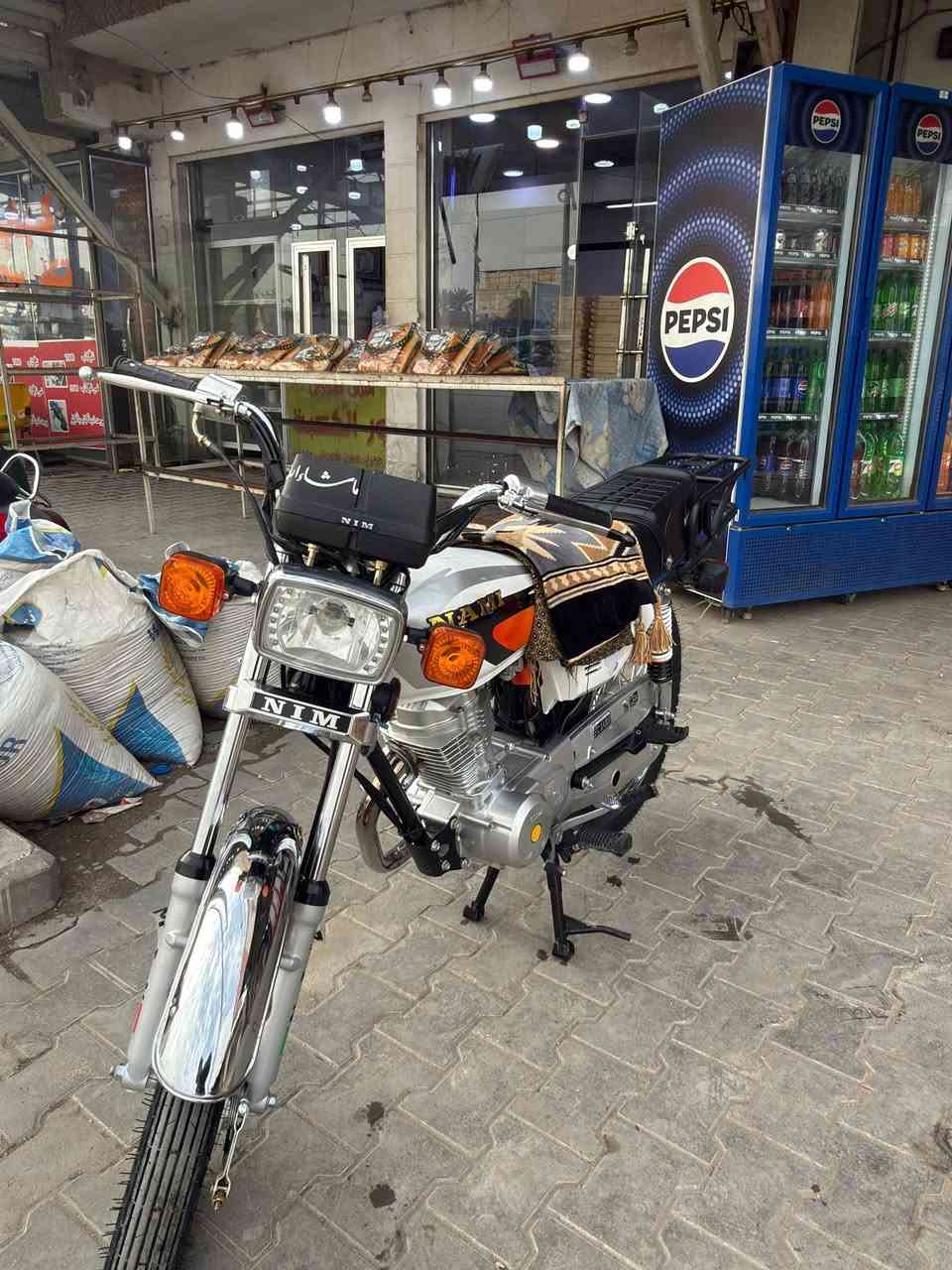 سلام عليكم
دراجه 4 كير امتياز  مديل2027 جديد نازله من المعرض 

دراجه نضيفه ما مفتوح 
غراض كله شلامجه وغراضه موجوده 
اوراق الدراجه اسكنر 
العنوان :كربلاء 
السعر :700وبيه مجال 
للستفسار :وتساب وهاتف فقط *********** 
الموشراي لايدخل 🤍
