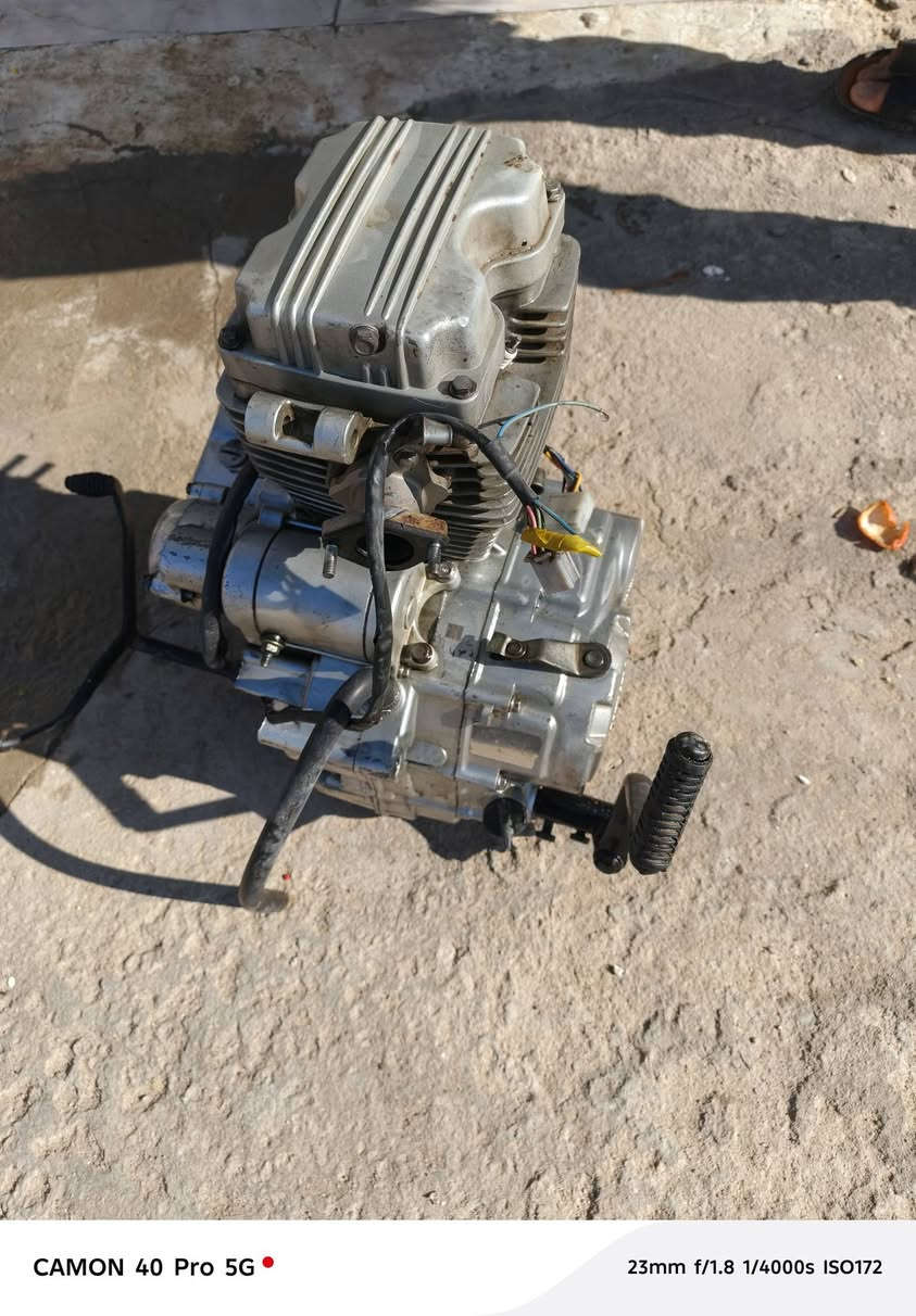 مكينه همر شرط الشغل مكينه كايمه مره وحده ومجفته تجفيت درجه اوله كبل خليهه ع الستوته وشغلهه سعره ١٠٠ الف ***********
