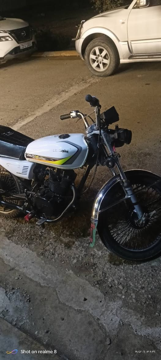 دراجه لبيع خمسه كير السعر 350بي مجال شويه مكان تكريت الشراي يتصل هذا رقمي ***********
