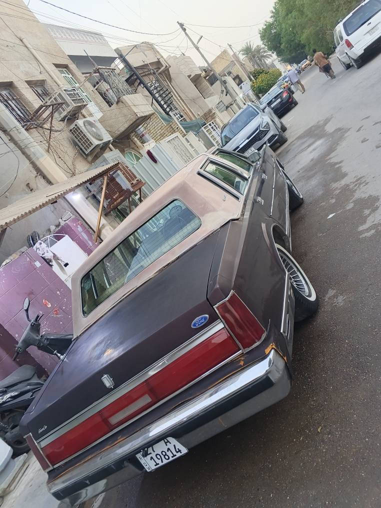 فورد لنكولن تاون كار كلاسيك موديل 1987 سيارة جاهزه تبريد ثلج صدر امامي خلفي جديد شاشه وكامره خلفيه باسمي السيارة رقم انكليزي بيه مجموعه كامله راس الثور vvt3000 بيع او مراوس حسب القناعه وكلشي بحسابه بغداد الحريه دور نواب الظباط تلفون *********** بغداد, العراق
