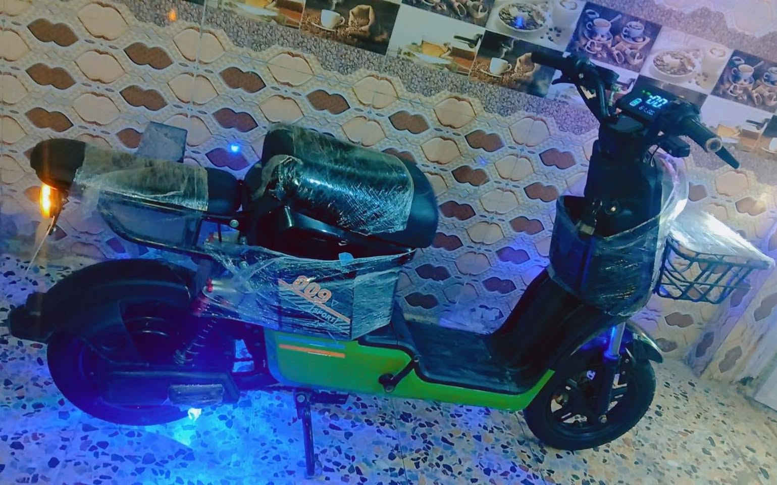 دراجه شحن ار تسعه كفاله بعدهه جديده عنواني بغداد سعر 350 وبيهه مجال***********
