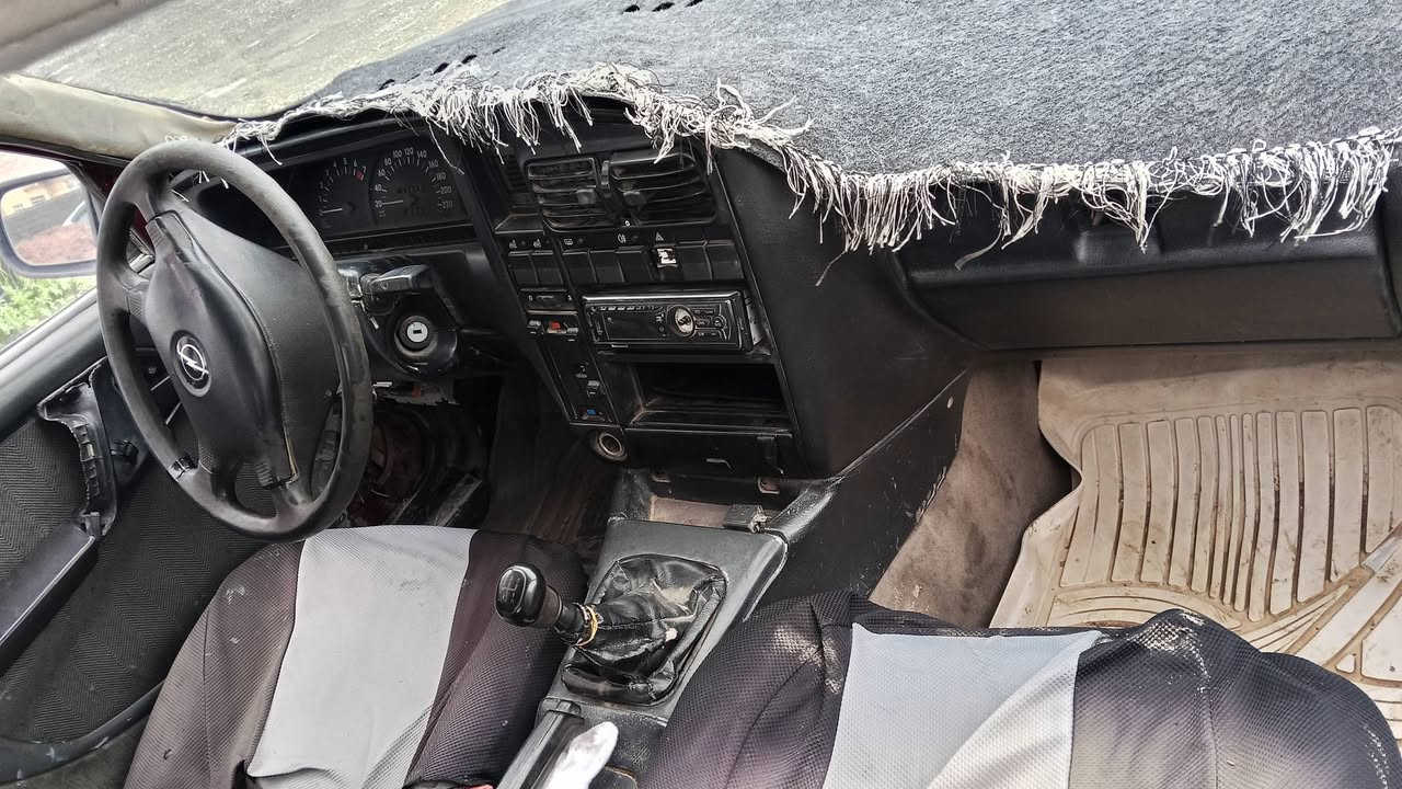 اوميكا موديل 92حجم 20 رقم نينوى الماني سنويه عضم شرط الوكاله و التحويل 
كير ومحرك شرط نوزلات اصلي
السعر 18 وبيه مجال العنوان موصل كيارة 
اتصل وادلل ***********
