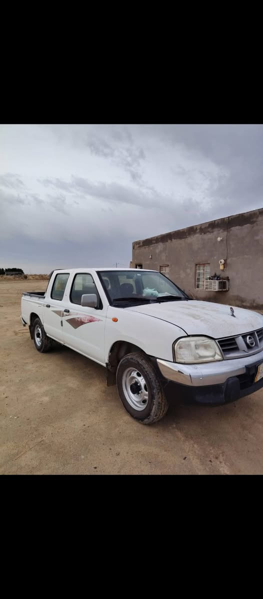 السلام عليكم للبيع نيسان 2014 
للاستفسار على رقم (***********)
