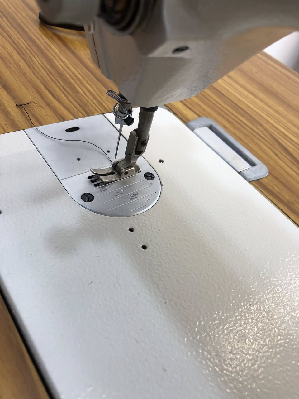 سلاو هاوریان ئەم  مەکینە یە بو  فروشتن   جاکی پیاوان  ماتور گەورەیە هەموی بخە سەر یەک  ١٠ سەعات ئیشی کردوە زور بیعەیبە    وەک لوک وایە        
 لە سلیمانیم  لە  قرگە . ***********
