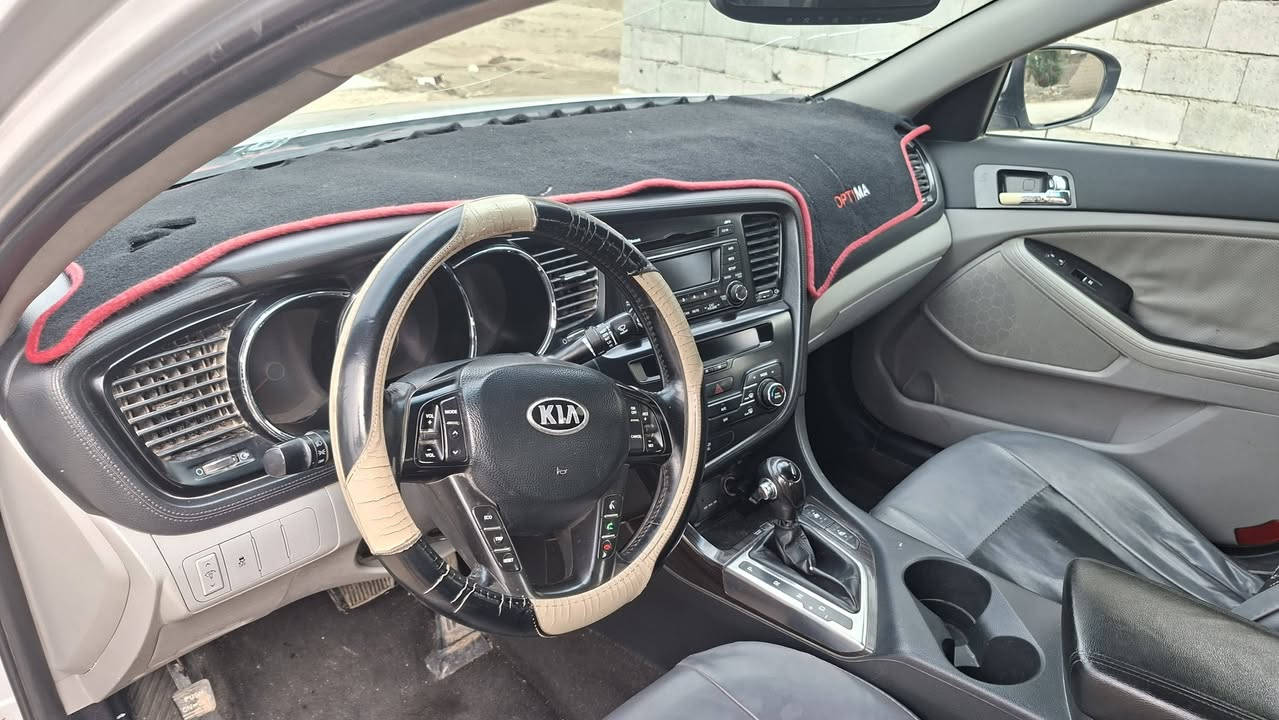 اوبتما موديل ٢٠١١ رقم بغداد بأسمي لون سلفر وارد امريكي
محرك ٢٤٠٠ 
بصمة 
كشنات كهربائي تدفئة تبريد بالكشنات 
اشاير بالمري 
تخم تاير جديد 
حدايدية كله جديد 
حادثها فقط الدعامية الامامية طخه مو حادث مثل ما موضح بالسونار 
سيارة مرتبة ونظيفه ماتذب عليها برغي
مكانها بابل مدينة القاسم 
السعر 115 وبيها مجال قليل
***********
