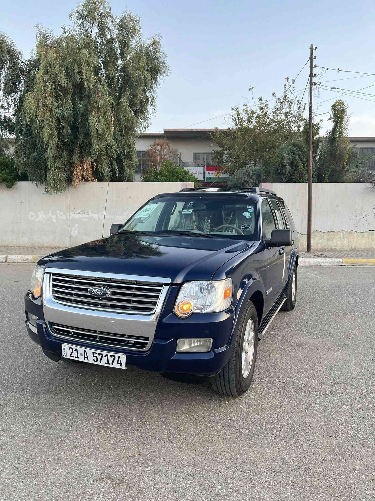 سلام عليكم سياره فورد اكسبلور موديل 2007 گير أوتوماتيك كيرومحرك بي شرط تايرات جديد صدرجديد كهربائي كول شغال مواصفات خليجي جامات ومرايه كهربائي سويج كونترول قوفل مركزي كاملا ABS كوشنات جديد 7راكب 3معقط كهربائي سياره كول شغال 4قطع صبوخ بيه حيزمً بدون صرب وبدون داواخل سنوي جديد راقم جديد سياره جاهز مابيه نقص كول شرط سعر 83$بيه مجال ***********
