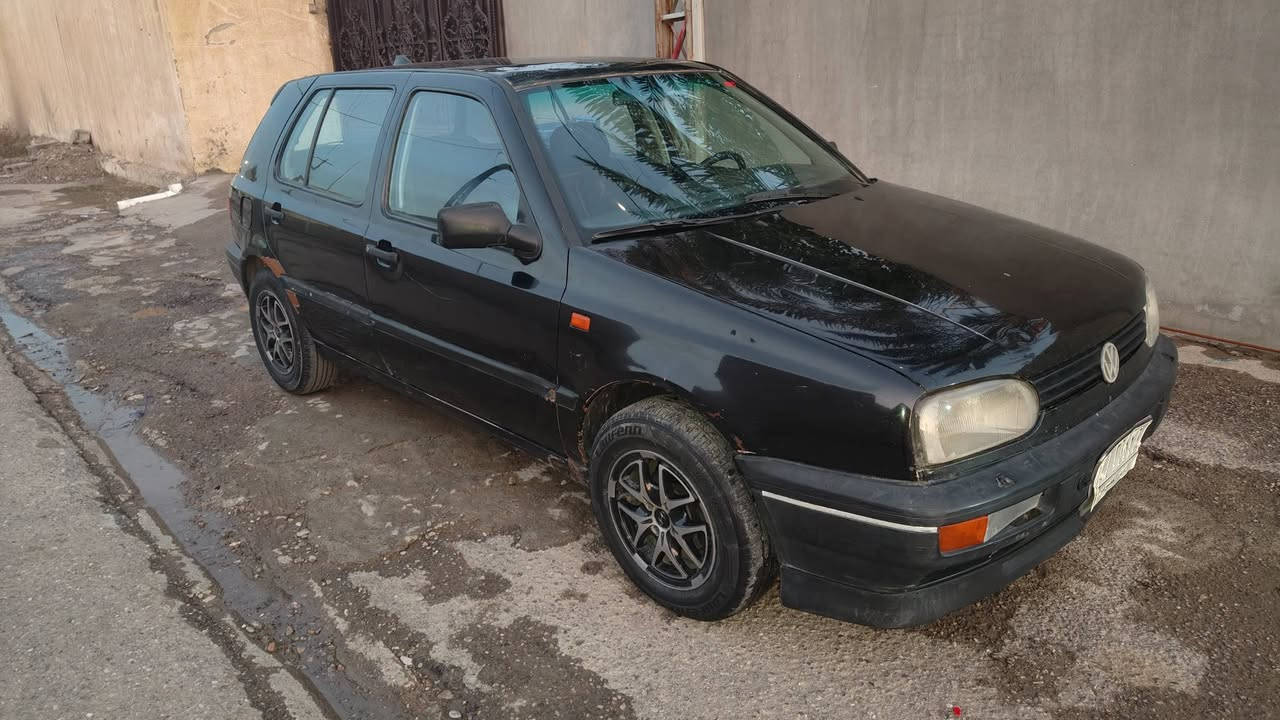 السلام عليكم للبيع كولف موديل 92 كير عادي محرك 18 بدون صبغ بلادي سنويه ساقط 2019 رقم كركوك سعر 40 بي مجال رقم موبايل ***********
